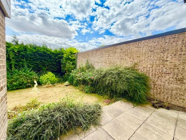 Priory Close, Swanland